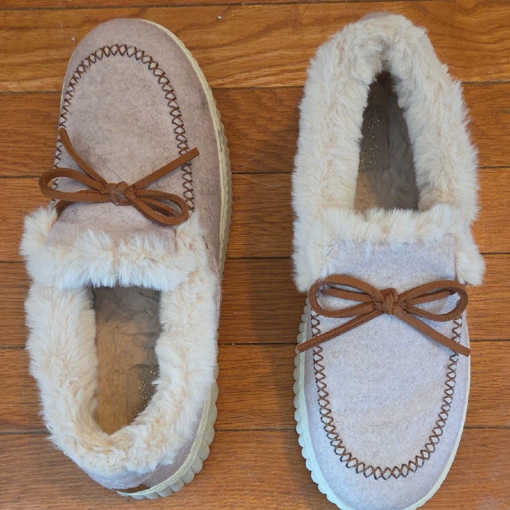 Cozy Tan and Cream Women's Lined Loafers